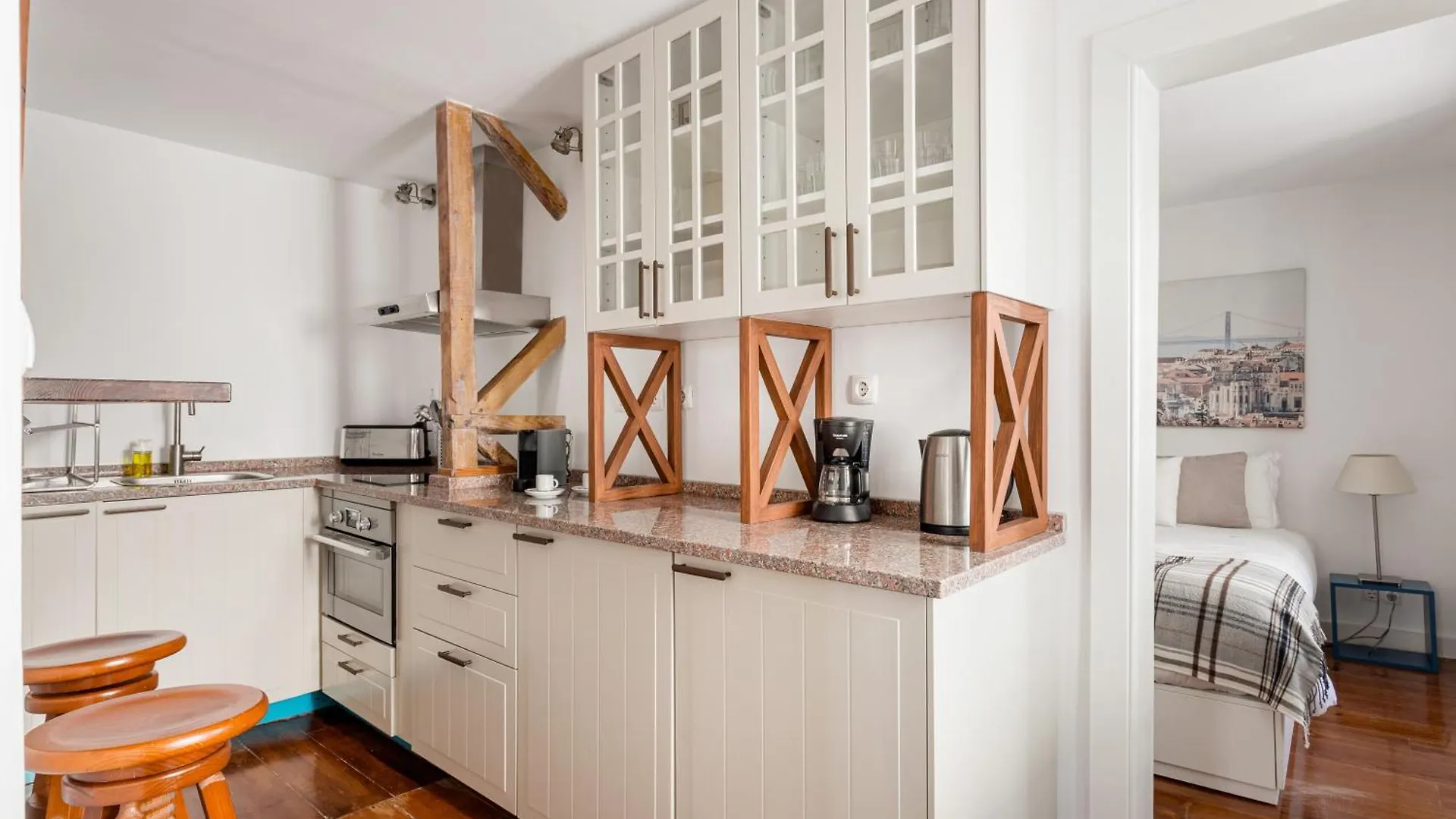 Lisbon Cozy Nest In Santa Catarina Apartment