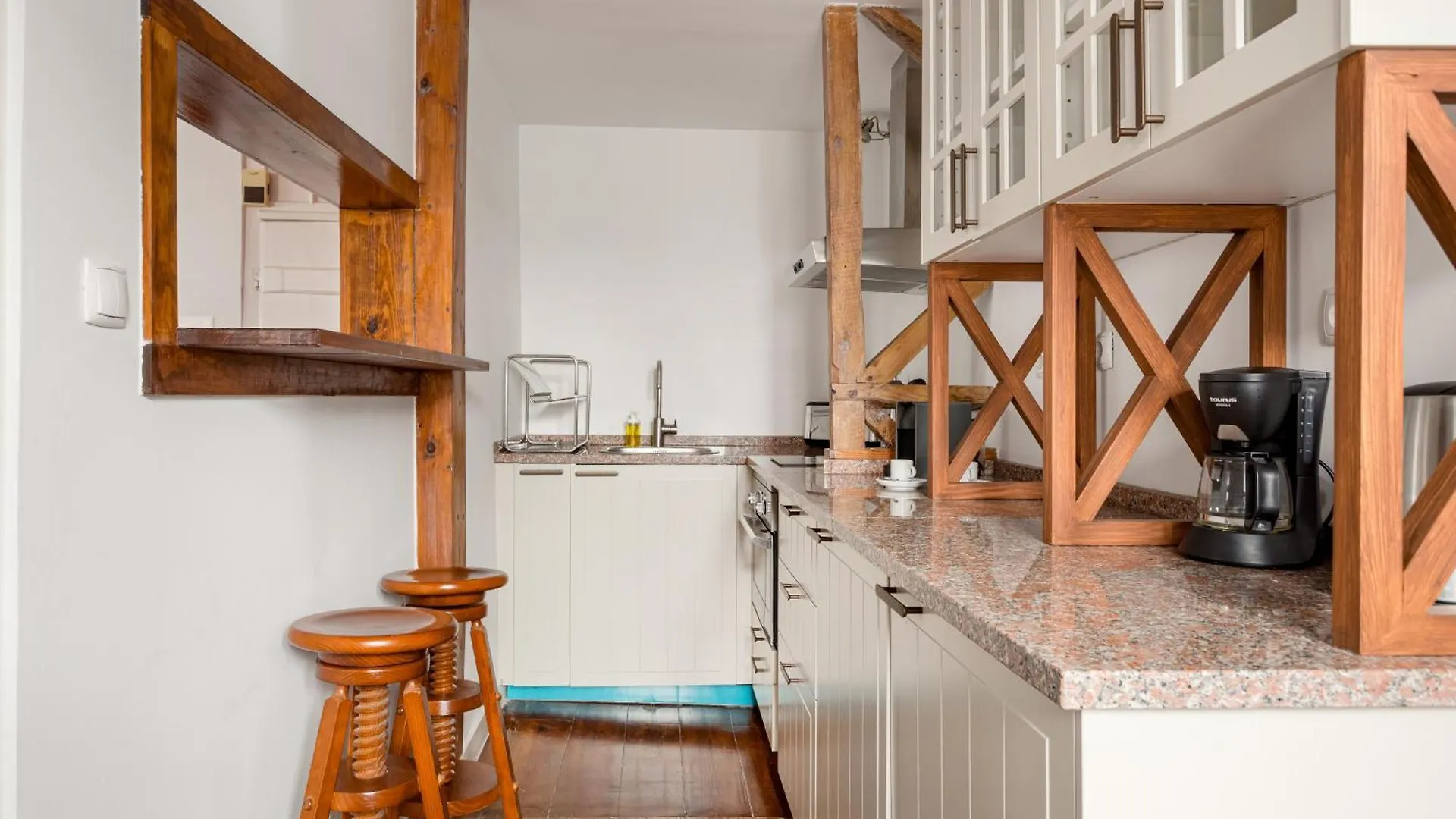 Lisbon Cozy Nest In Santa Catarina Apartment