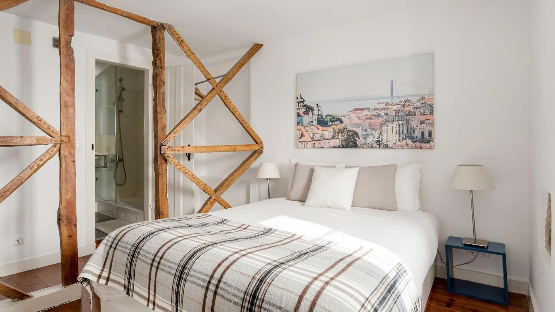 Lisbon Cozy Nest In Santa Catarina Apartment